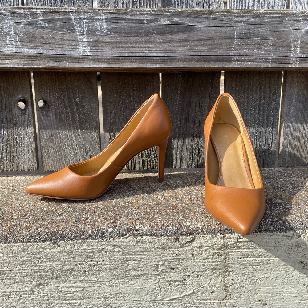 14 & Union, Maty pointed toe pump, camel, size 4M